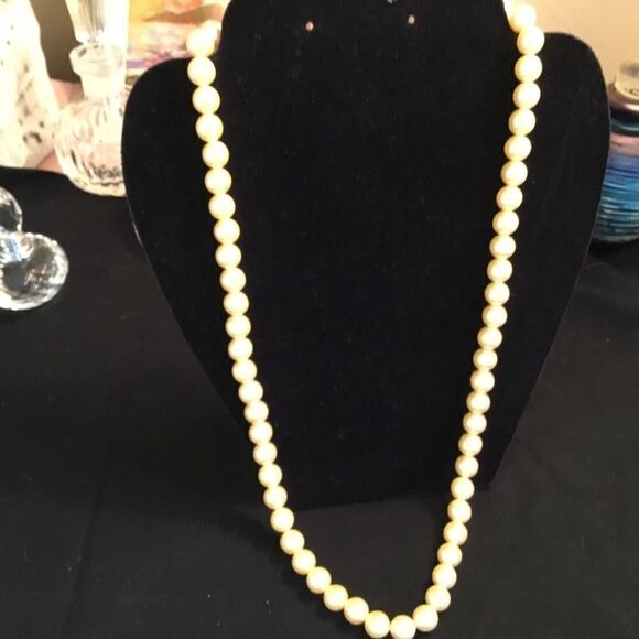 Single Strand Cream Colored Faux Pearls - Picture 1 of 6